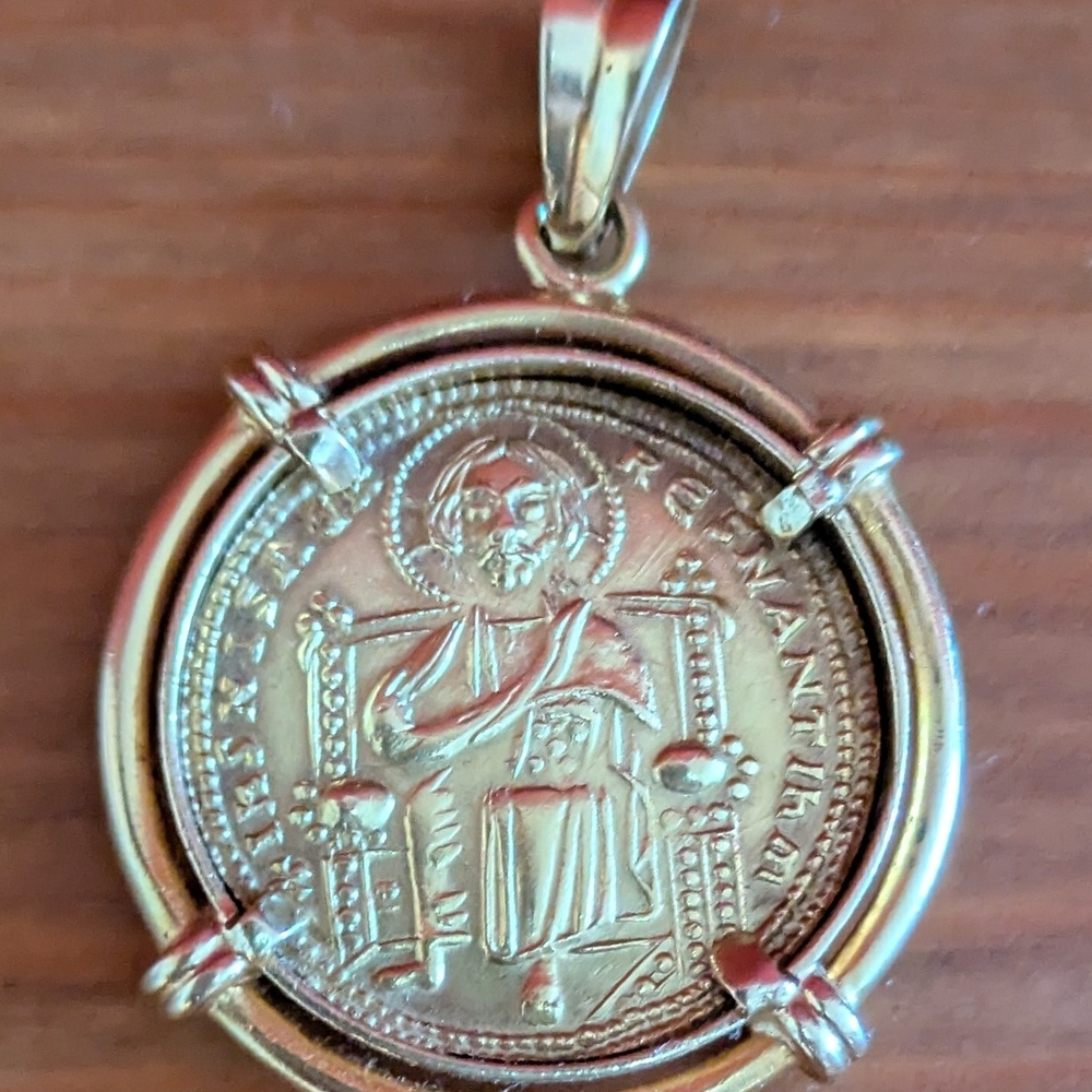 Vintage 18k Gold Greek Medallion Pendant